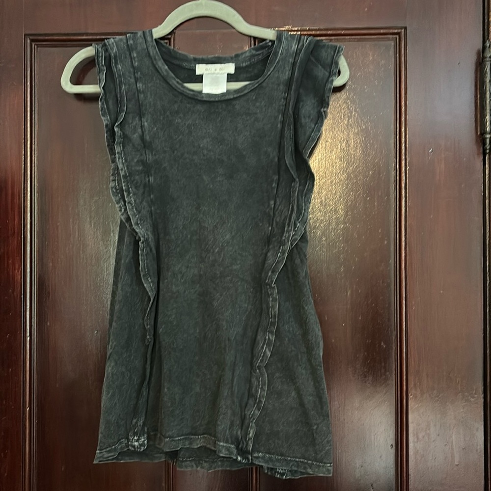 Black sleeveless cotton top